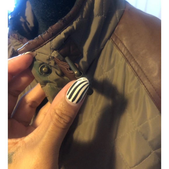 Quilted Ralph Lauren jacket ! Waist length, leather details. - Picture 9 of 9